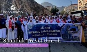 spanduk travel umroh